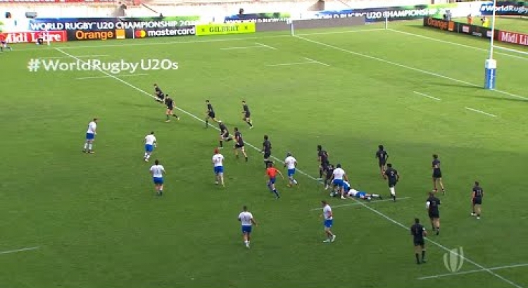 Italy with the great cross kick at the World Rugby U20 Championship