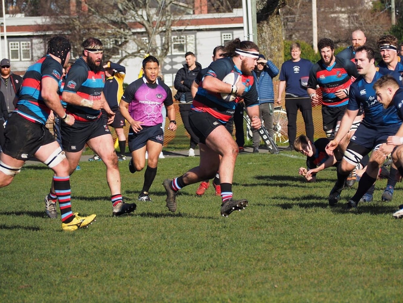 A GOOD TEAM BEAT A TEAM OF GOOD 'UNS