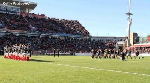 "Never On A Sunday", Chant Maori.