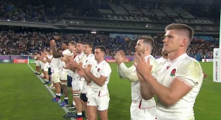England players thank the fans after beating New Zealand