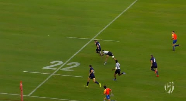 Highlights: day one at the Singapore Sevens