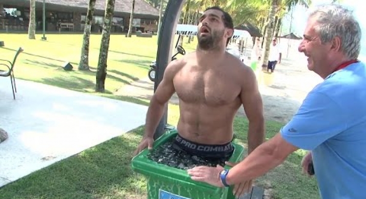 Ice baths and log carrying: How Los Pumas do training!