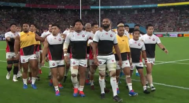 Japan walk in to changing rooms