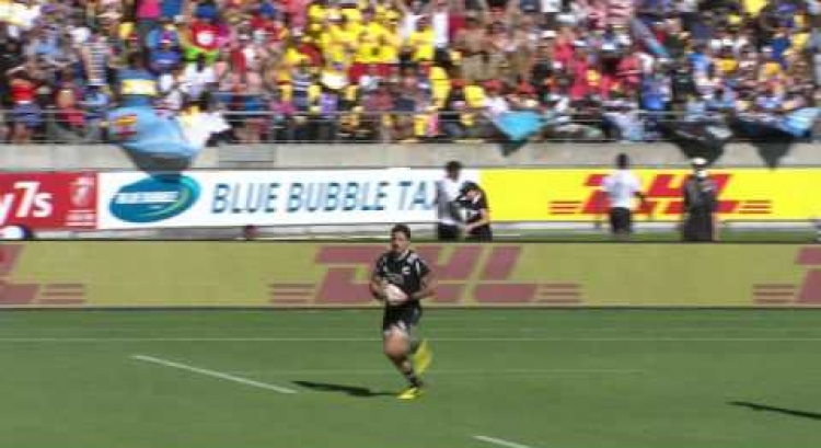 RE:Live - Ben Lam SMASHES through England pair for immediate try!