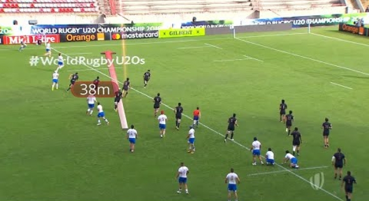 Beautiful cross-field kick try from Italy